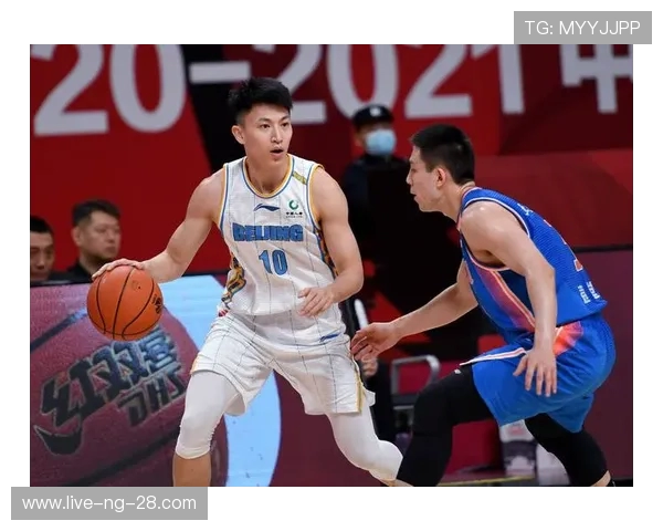 北京首钢篮球队强势迎战新赛季劲敌 展望比赛焦点与胜负悬念