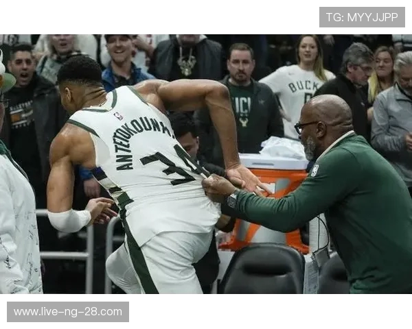 字母哥愤怒撕裂球衣雄鹿惨败后更衣室内发生激烈冲突 字母哥愤怒撕裂球衣雄鹿惨败后更衣室内发生激烈冲突